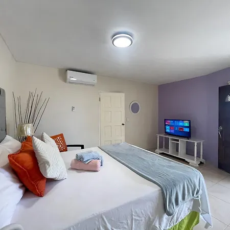 Skyline Suites, Breathtaking Mountains & City View Apts