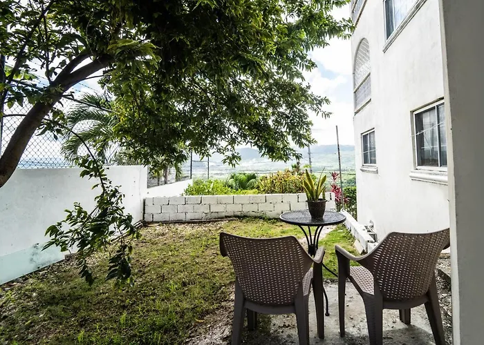 Skyline Suites, Breathtaking Mountains & View Apts Apartment *