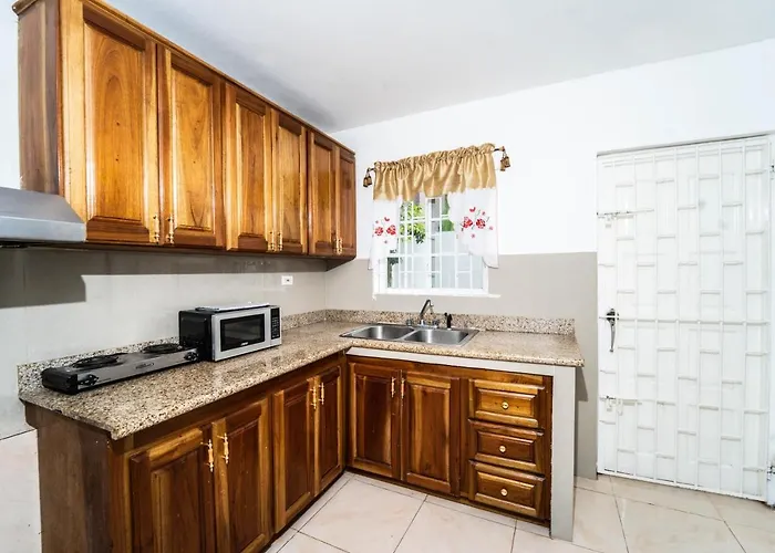 Apartment Skyline Suites, Breathtaking Mountains & View Apts Montego Bay