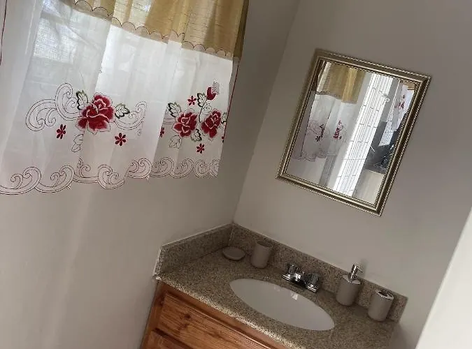 Skyline Suites, Breathtaking Mountains & View Apts Apartment